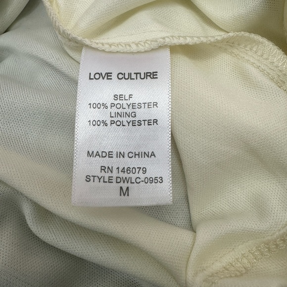 Love Culture Floral and Lace Romper NWT size Medium - Picture 7 of 11